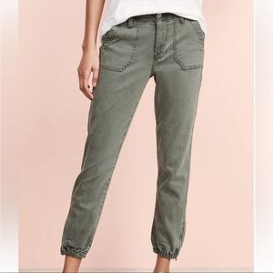 PAIGE Mayslie Jogger Pants in Vintage Ivy Green
